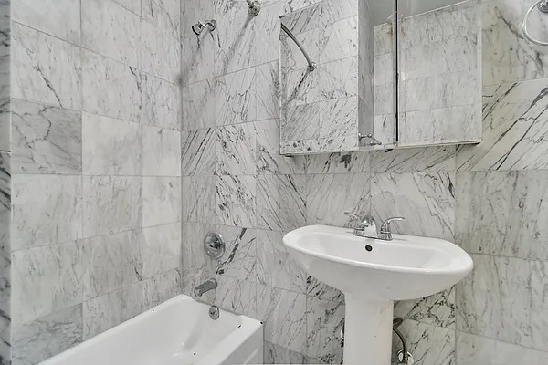 17 Greenwich Avenue - Photo 5