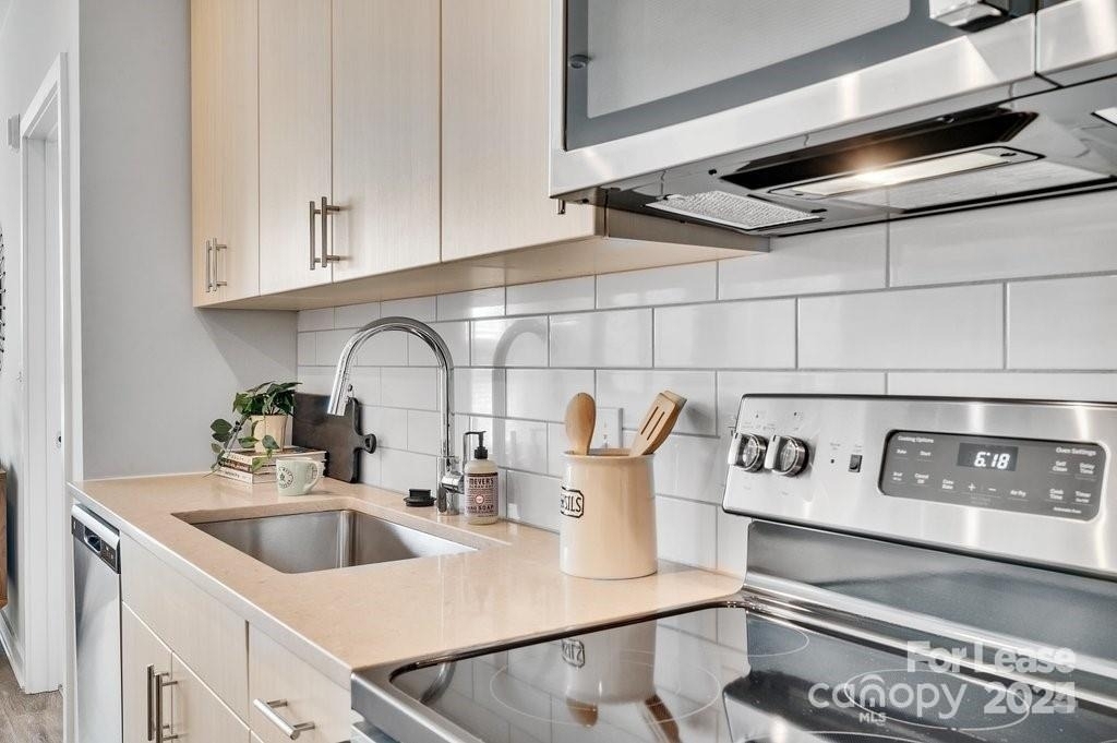 2020 W Morehead Street - Photo 23