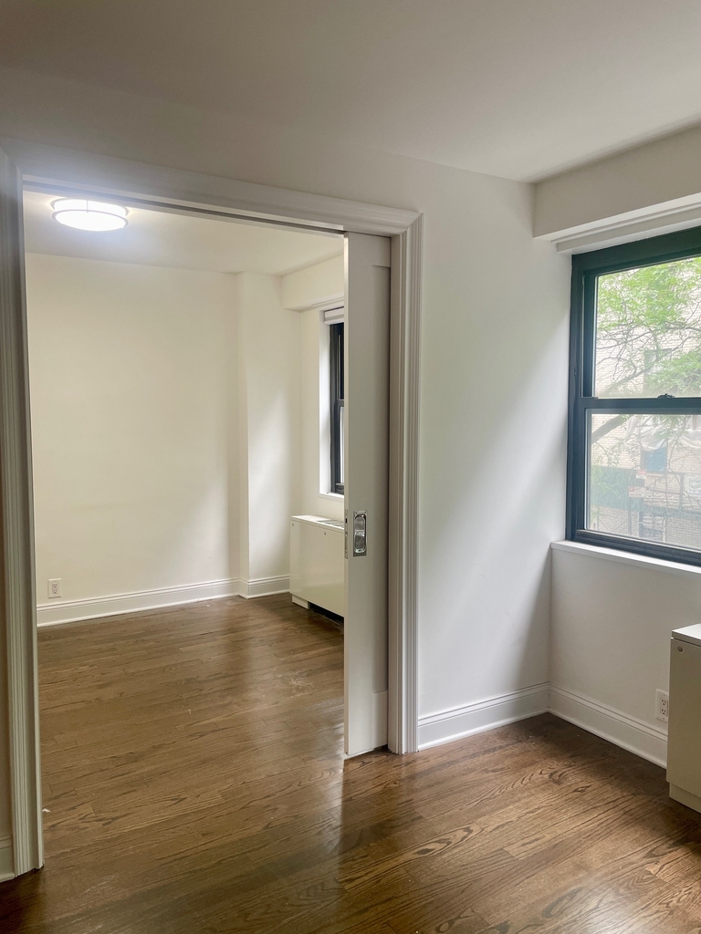 East 88th / 1st Avenue - Photo 0