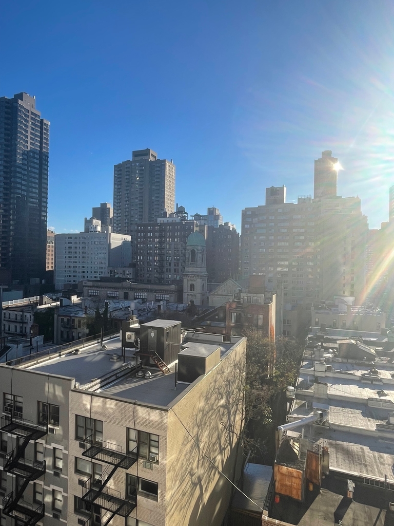 East 88th / 1st Avenue - Photo 3