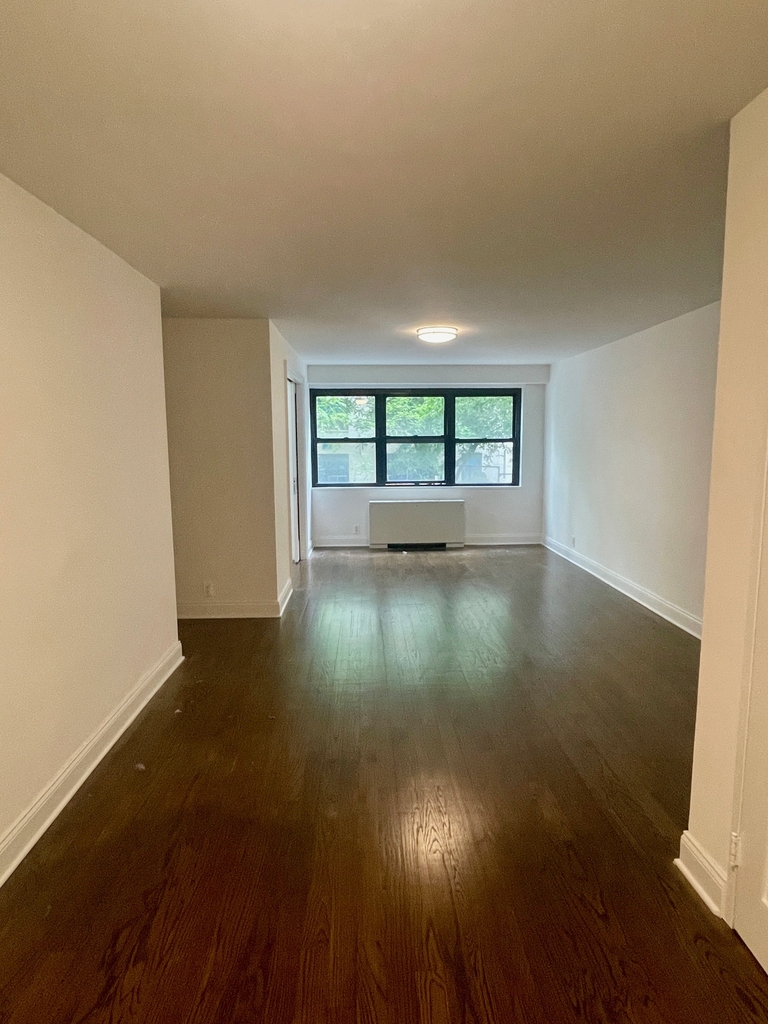 East 88th / 1st Avenue - Photo 2