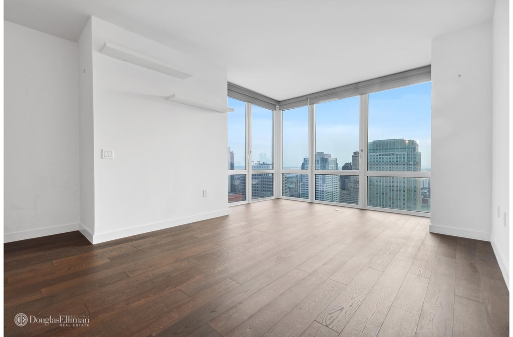 306 Gold St - Photo 0