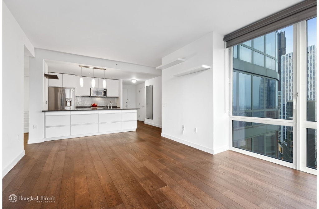 306 Gold St - Photo 2