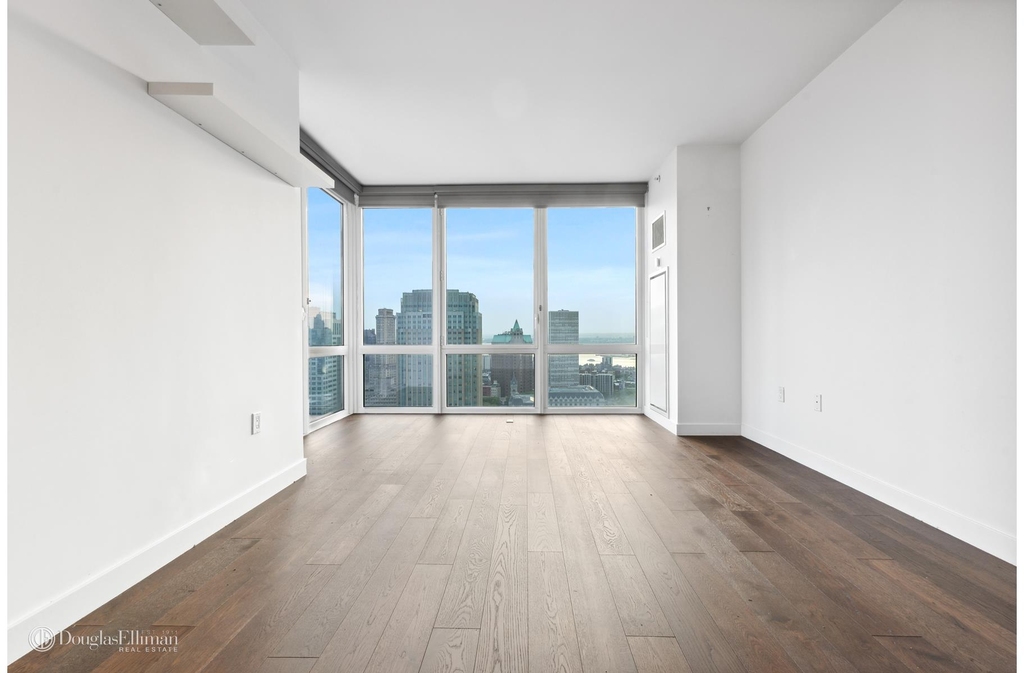 306 Gold St - Photo 1