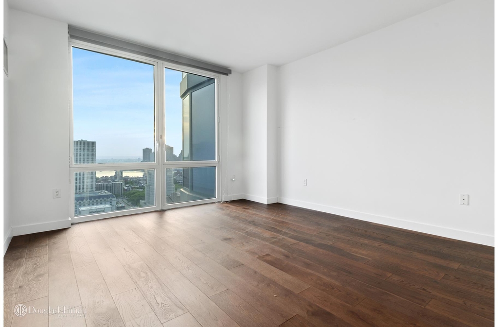 306 Gold St - Photo 4