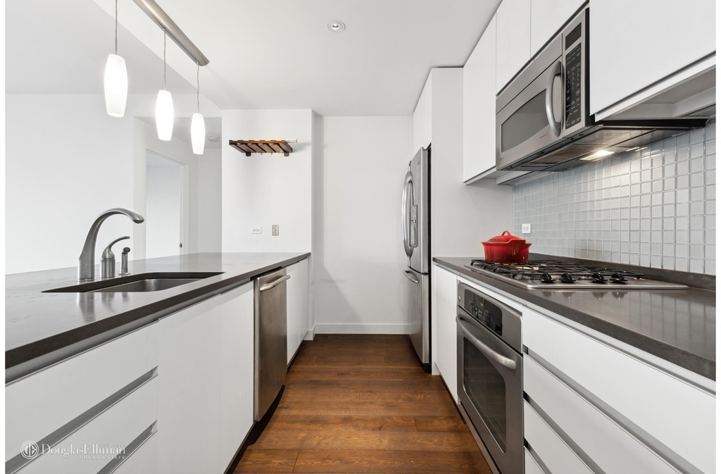 306 Gold St - Photo 3