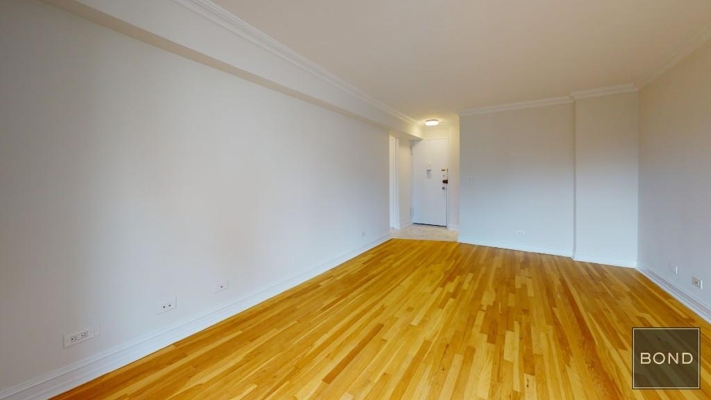 West 13th Street - Photo 5