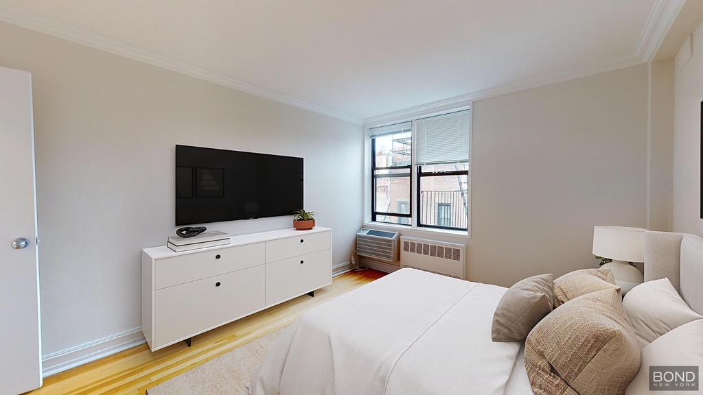 West 13th Street - Photo 3