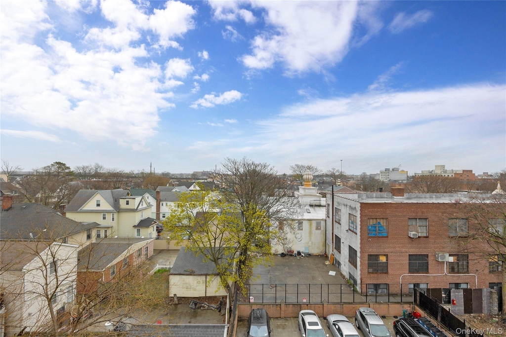 Jamaica Avenue - Photo 13