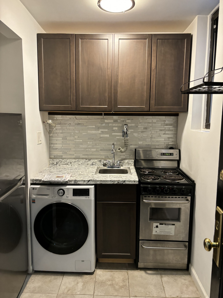 238 E 82nd Street - Photo 0