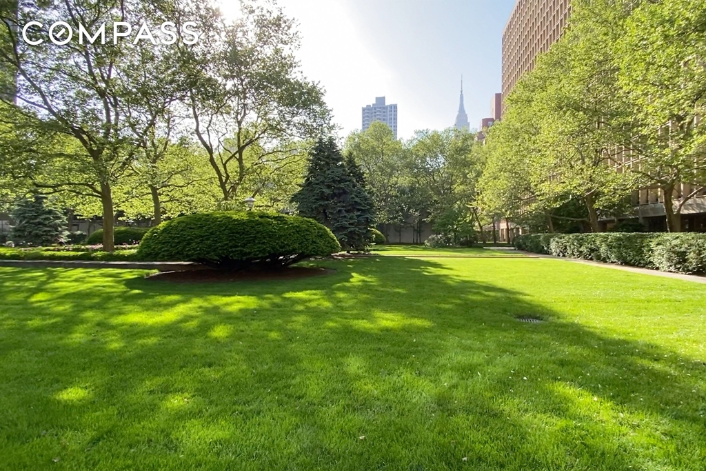 300 E 33rd Street - Photo 12