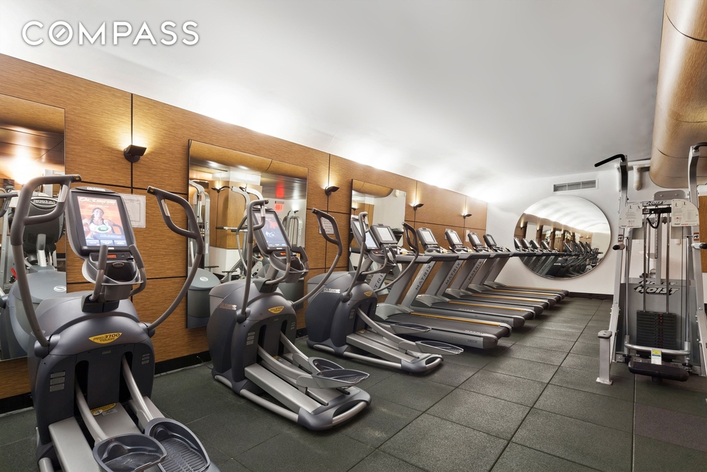 300 E 33rd Street - Photo 10