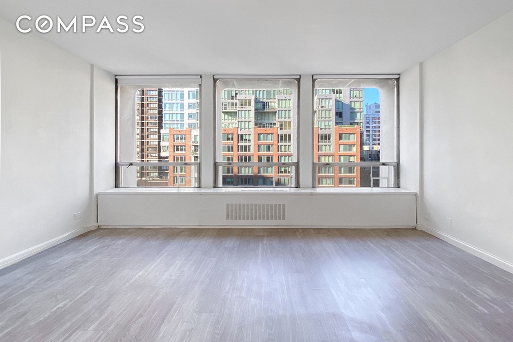 300 E 33rd Street - Photo 1