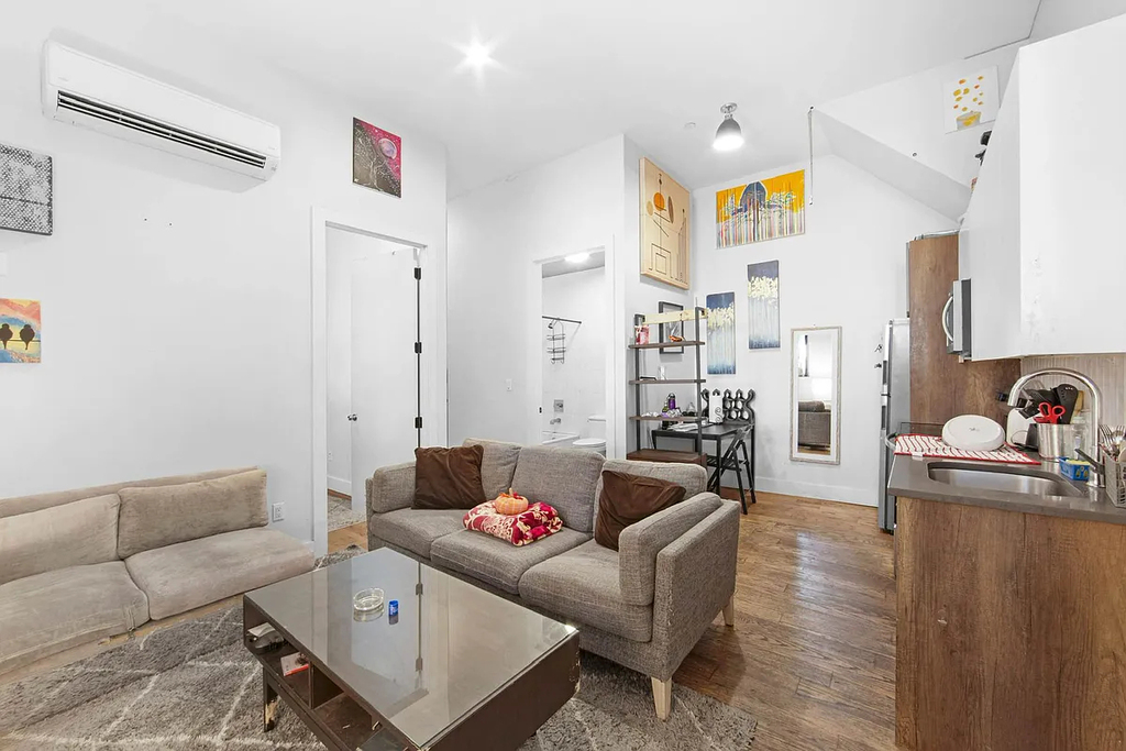 485 Evergreen Ave - Photo 1