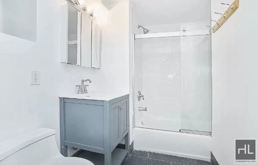 East 53rd Street - Photo 3