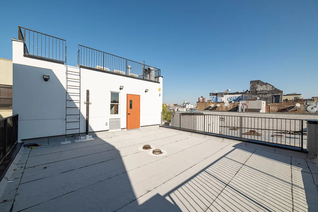 727 Dekalb Avenue - Photo 5
