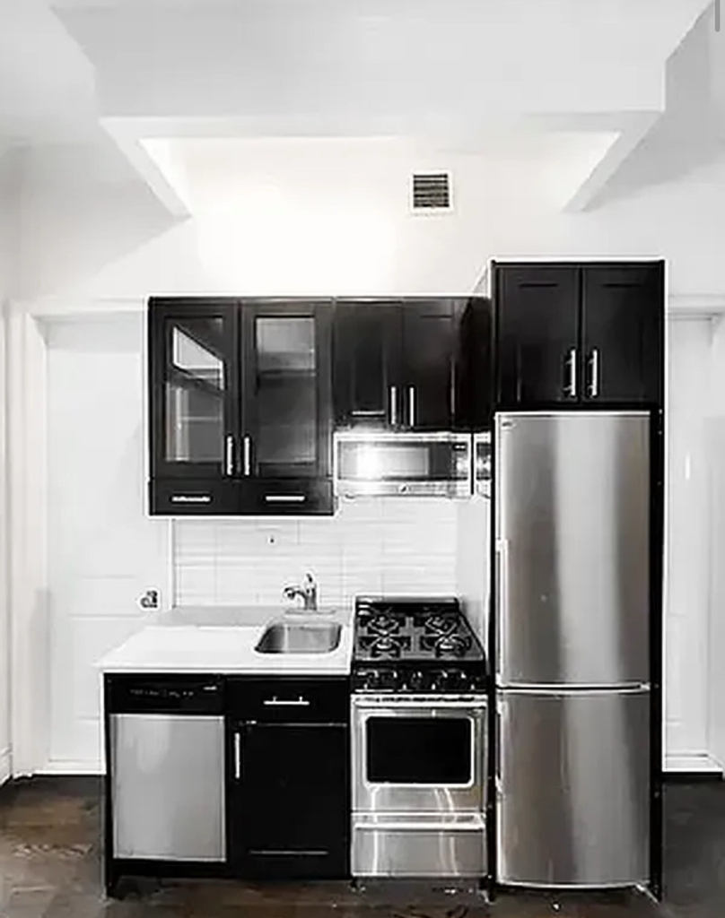 350 3rd Avenue - Photo 1