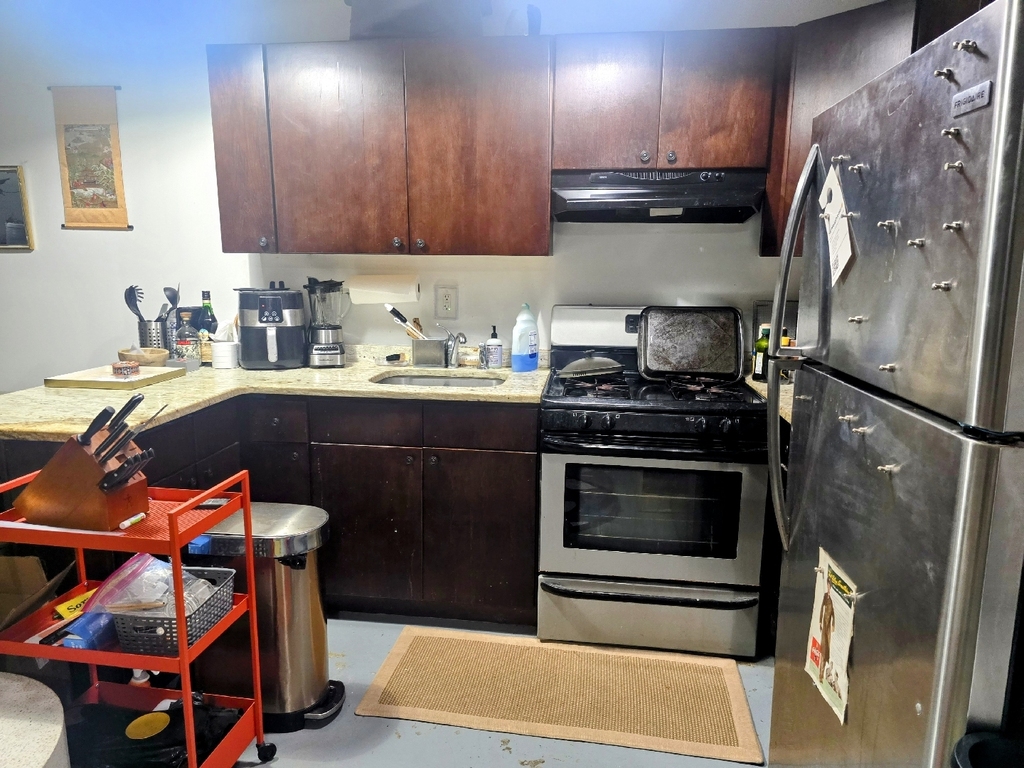 315 Berry Street - Photo 1