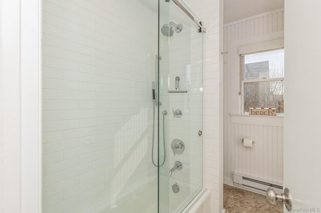33 Hoppin Avenue - Photo 14