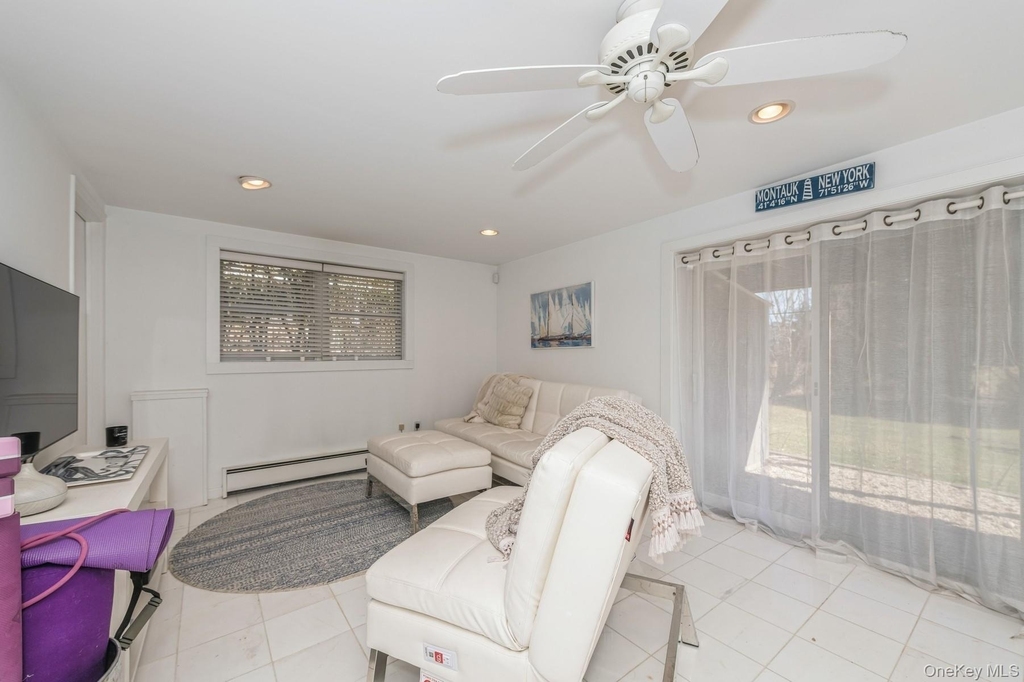 33 Hoppin Avenue - Photo 6