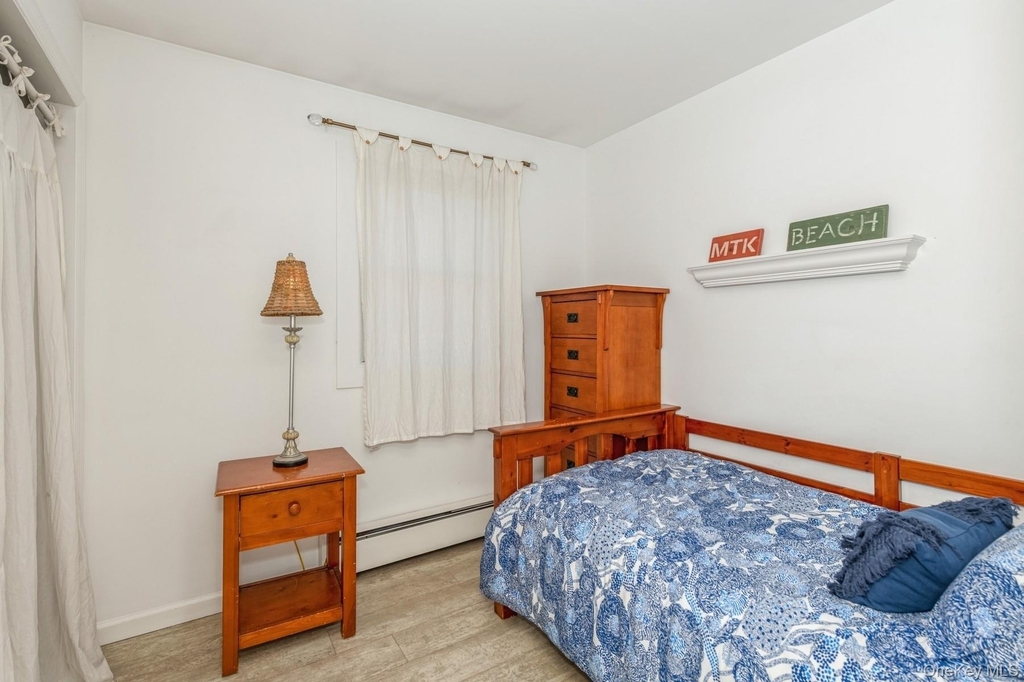 33 Hoppin Avenue - Photo 12
