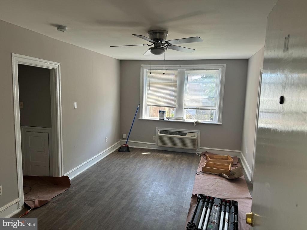 6024 Larchwood Avenue - Photo 2