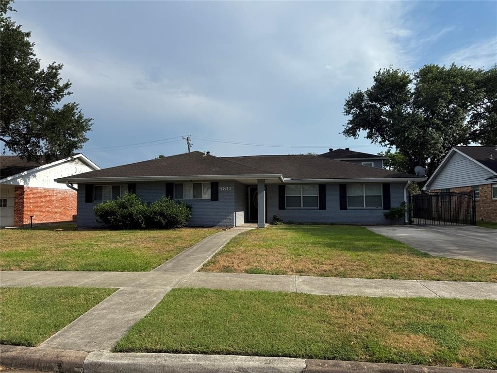 5811 Mcknight Street - Photo 0