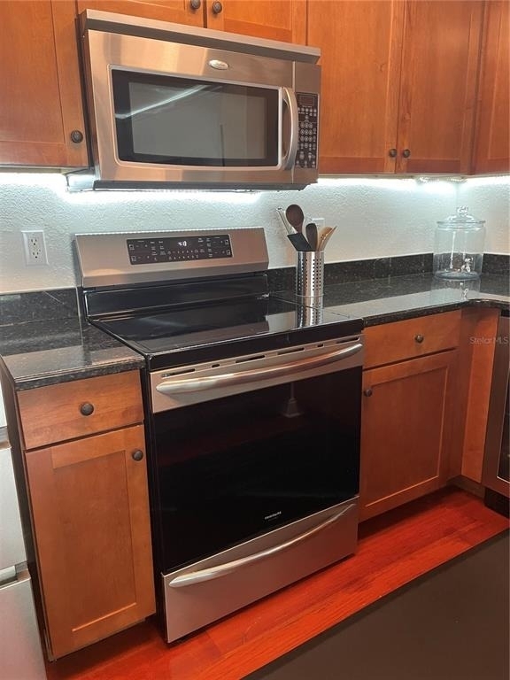 210 5th Avenue S - Photo 10
