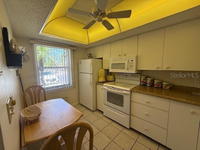 2664 Woodgate Lane - Photo 2