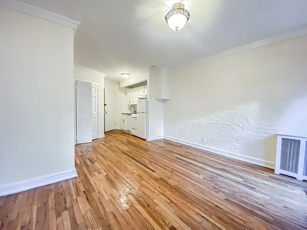 Bedford Street  - Photo 1