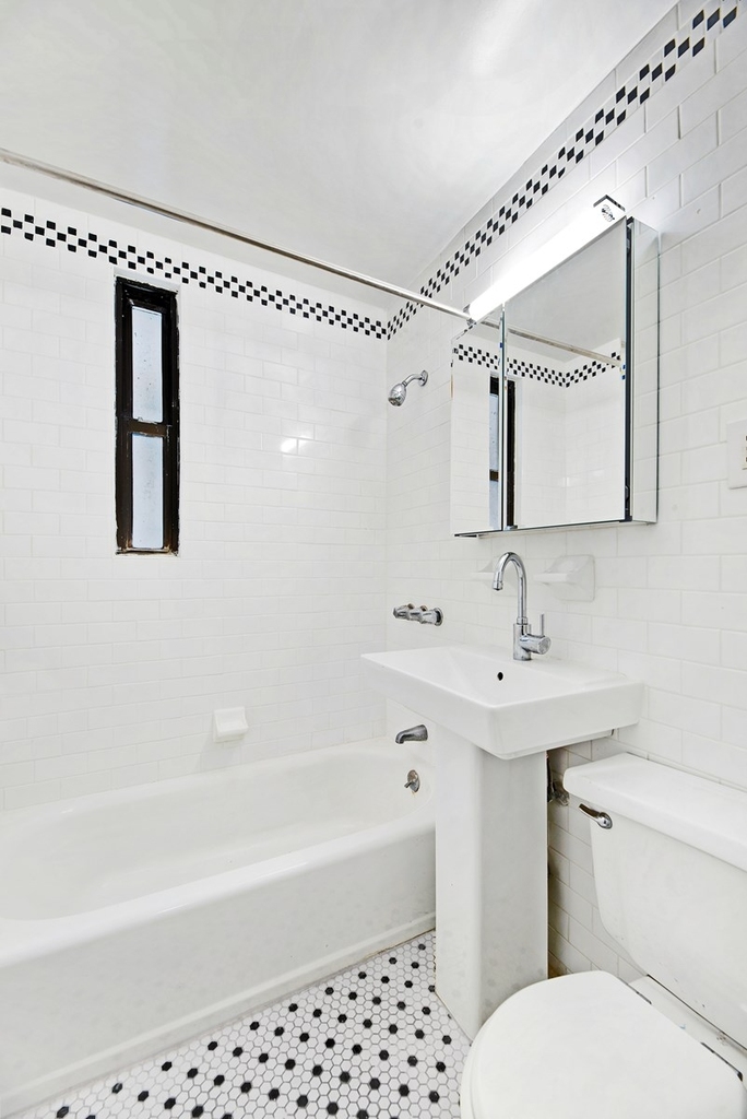 West 49th Street - Photo 4