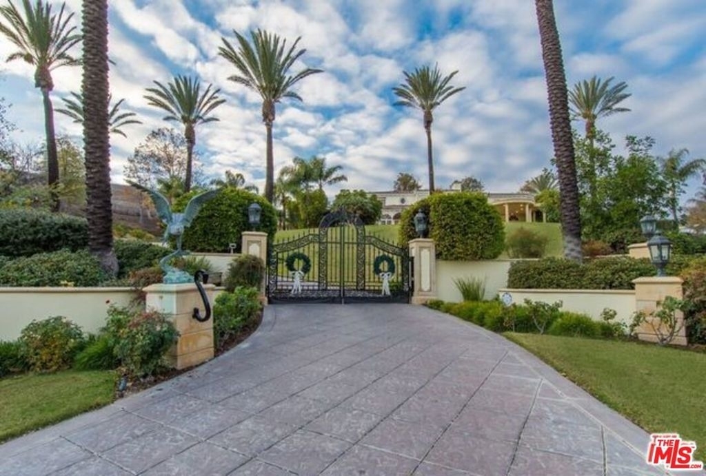 3855 Brunston Court - Photo 4