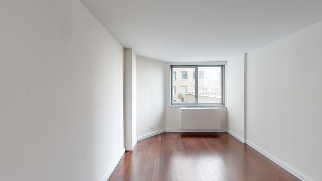 401 E 34th St - Photo 3
