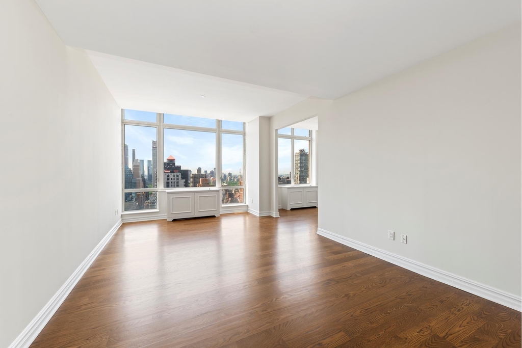 401 E 60th Street - Photo 9