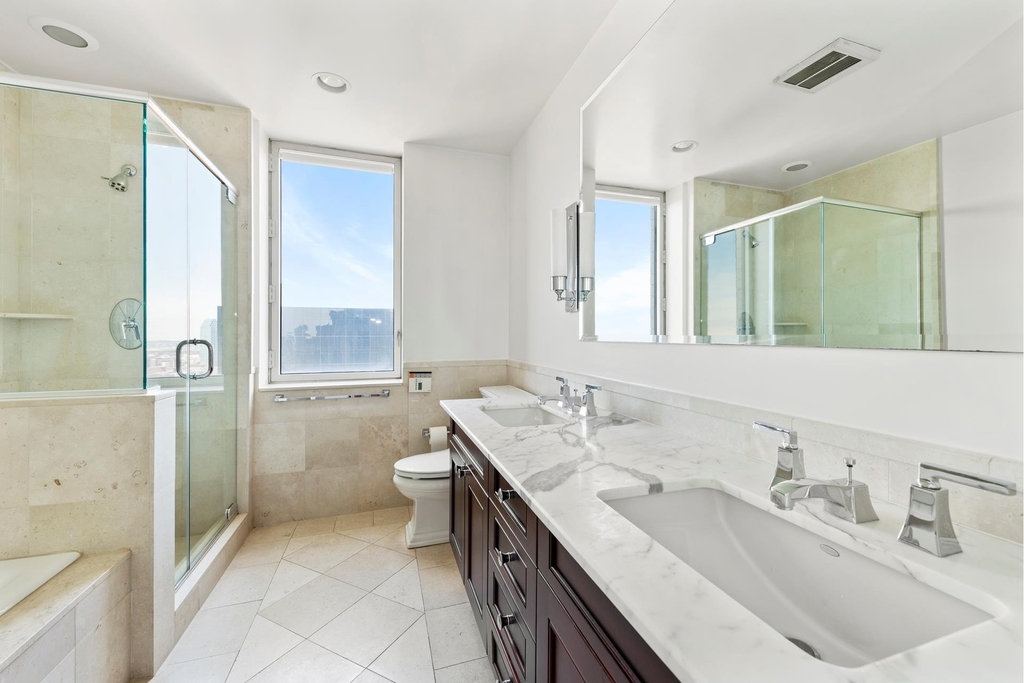 401 E 60th Street - Photo 7