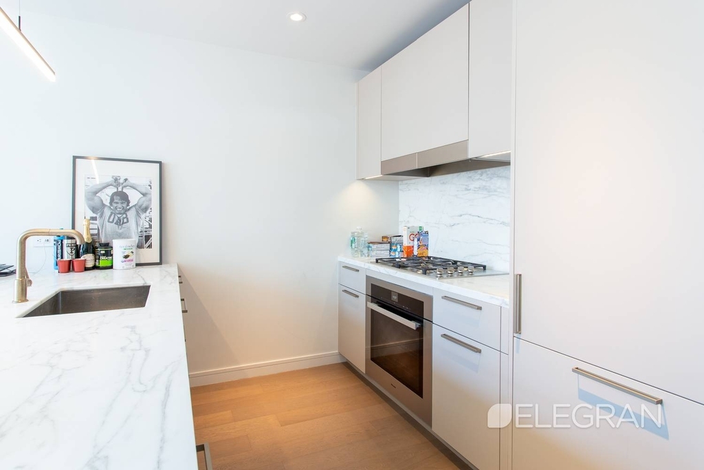 305 E 51st Street - Photo 13