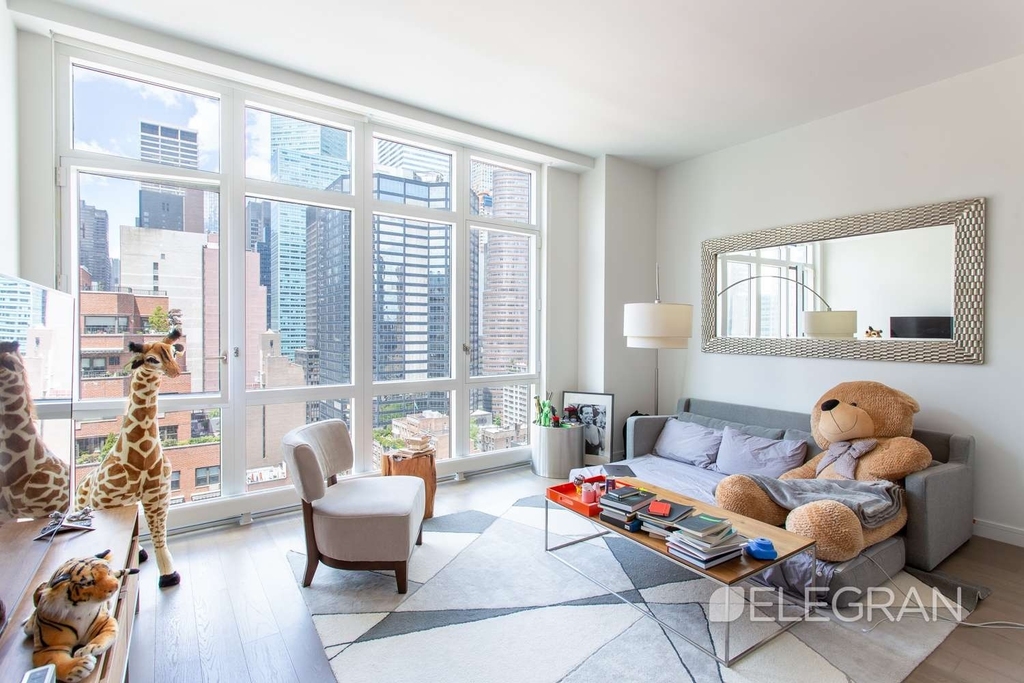 305 E 51st Street - Photo 16
