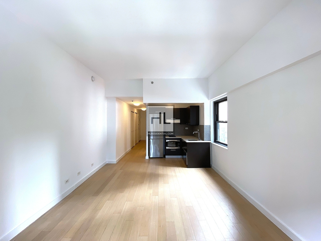 East 39th Street - Photo 1
