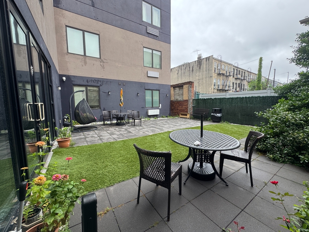 482 Seneca Avenue - Photo 15