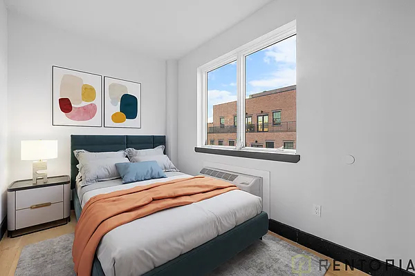 482 Seneca Avenue - Photo 2