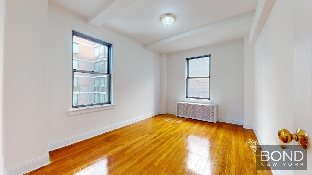 East 38th Street - Photo 4