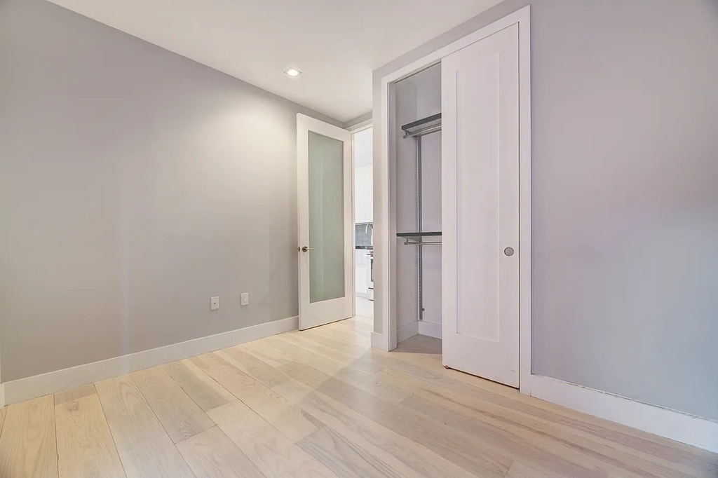 434 West 52nd Street - Photo 3