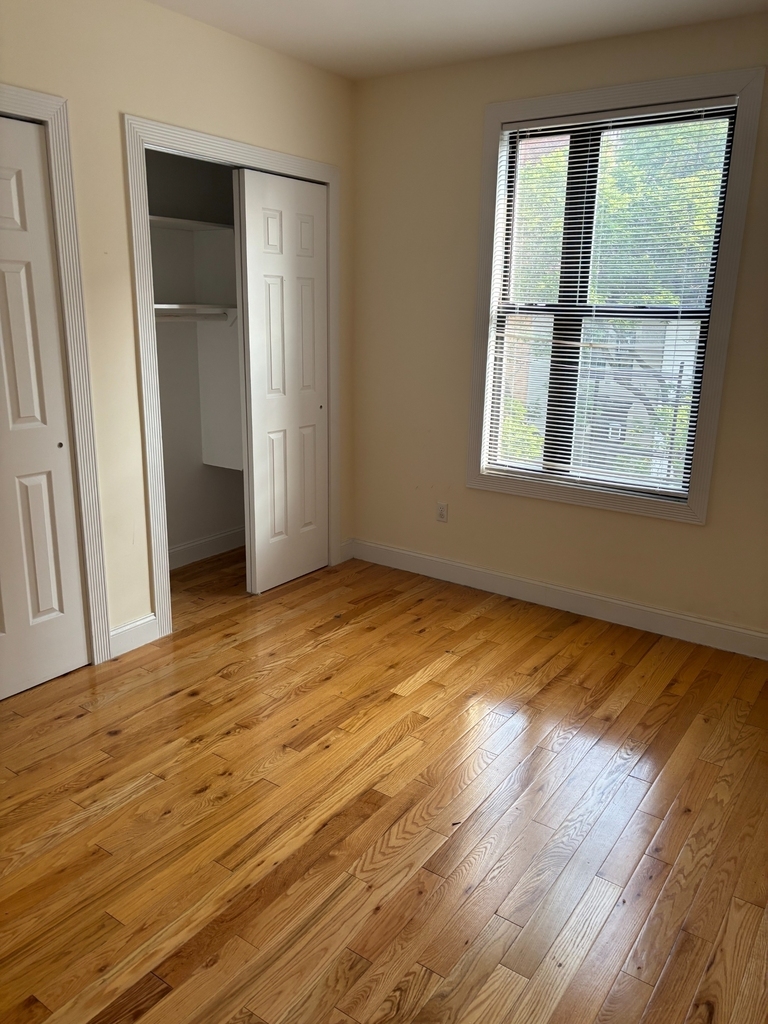 West 170th Street - Photo 9