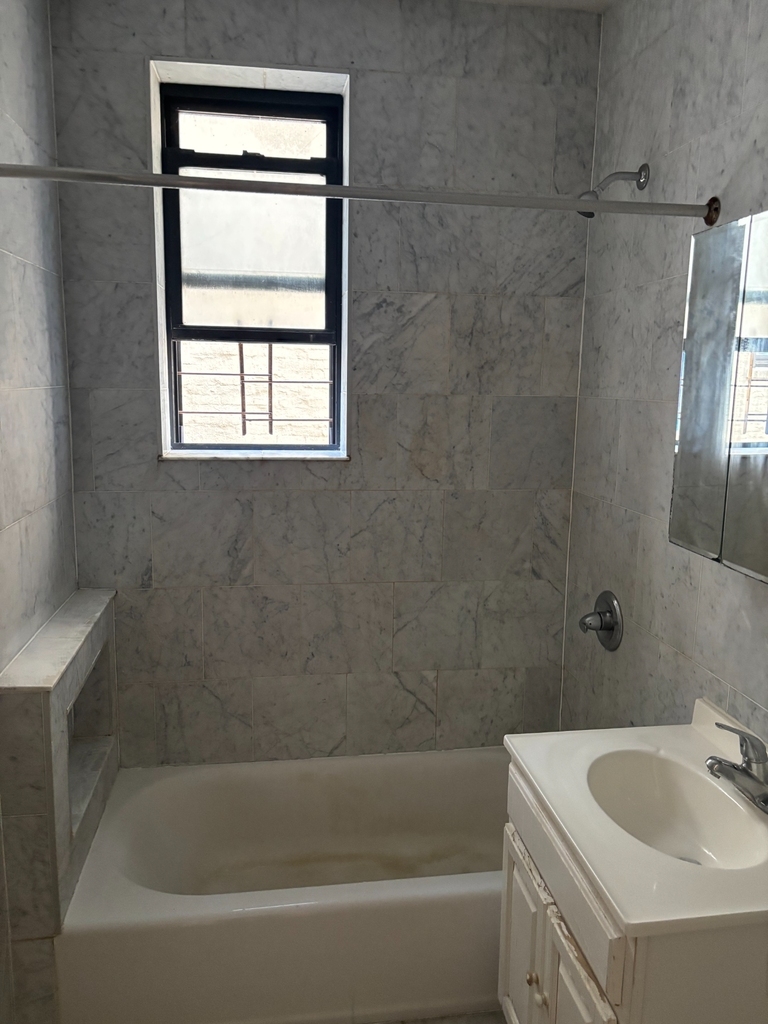 West 170th Street - Photo 12