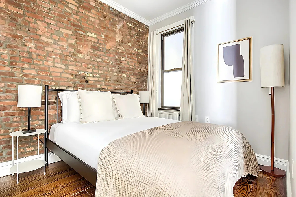 202 East 13th Street - Photo 3