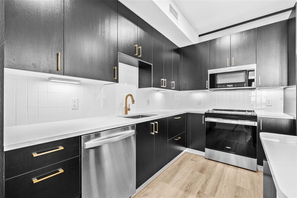 221 Main Street N - Photo 9