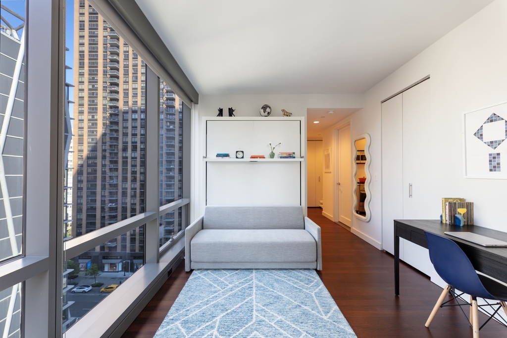 Upper West Side, West 67th Street - Photo 3