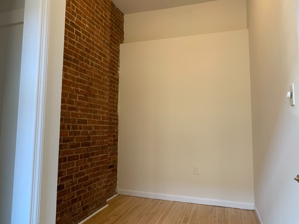 West 85th Street - Photo 4