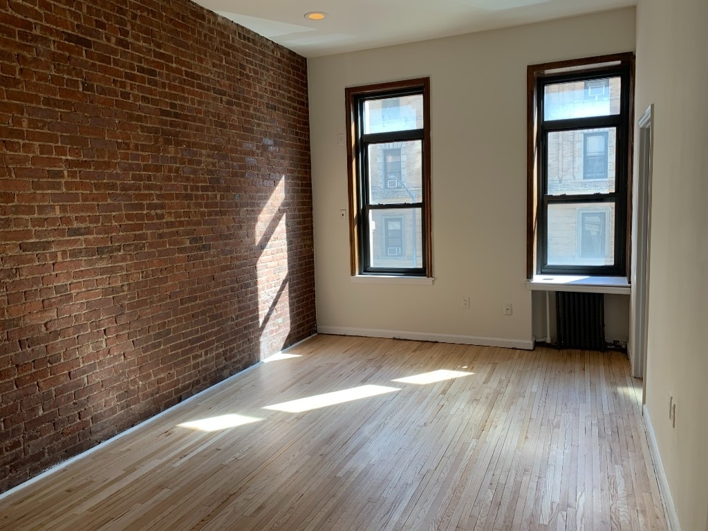 West 85th Street - Photo 0