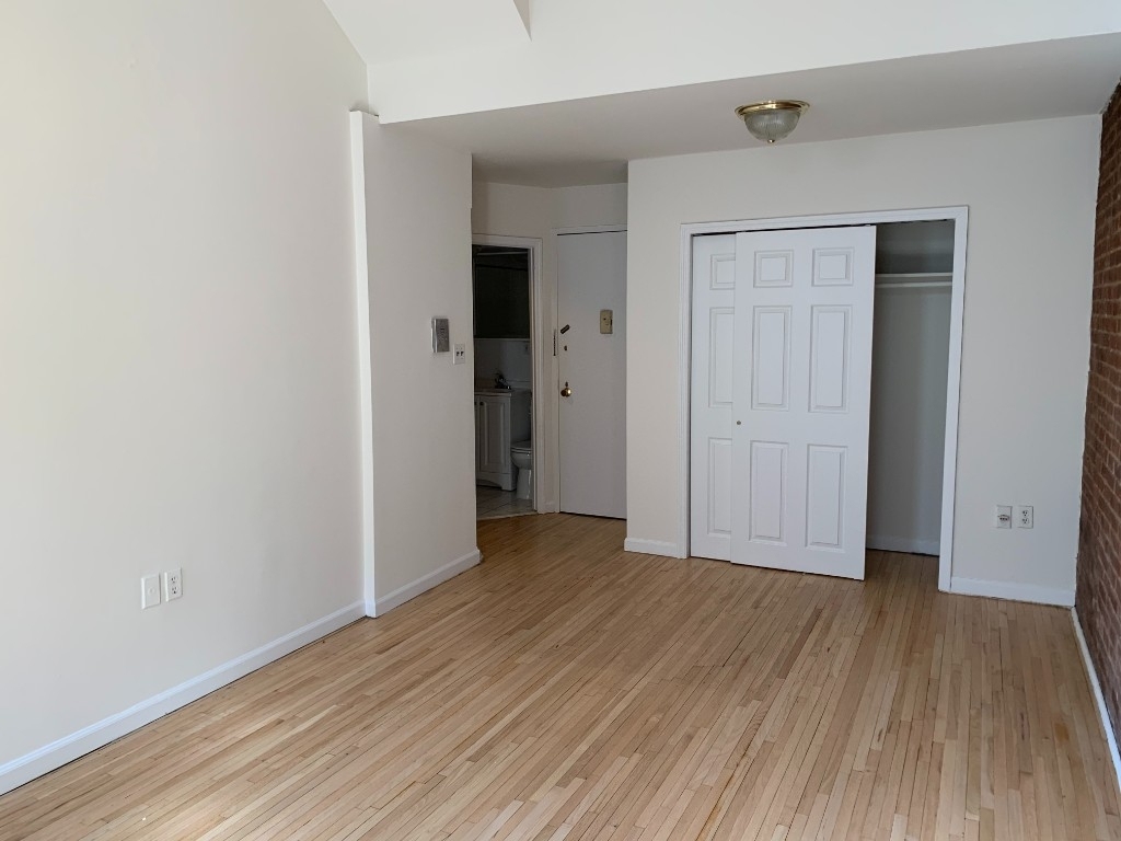 West 85th Street - Photo 1